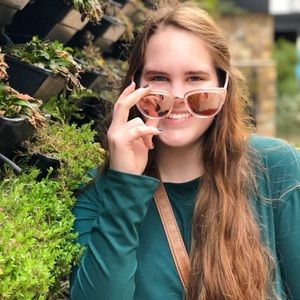 Meet your Posher, Lauren